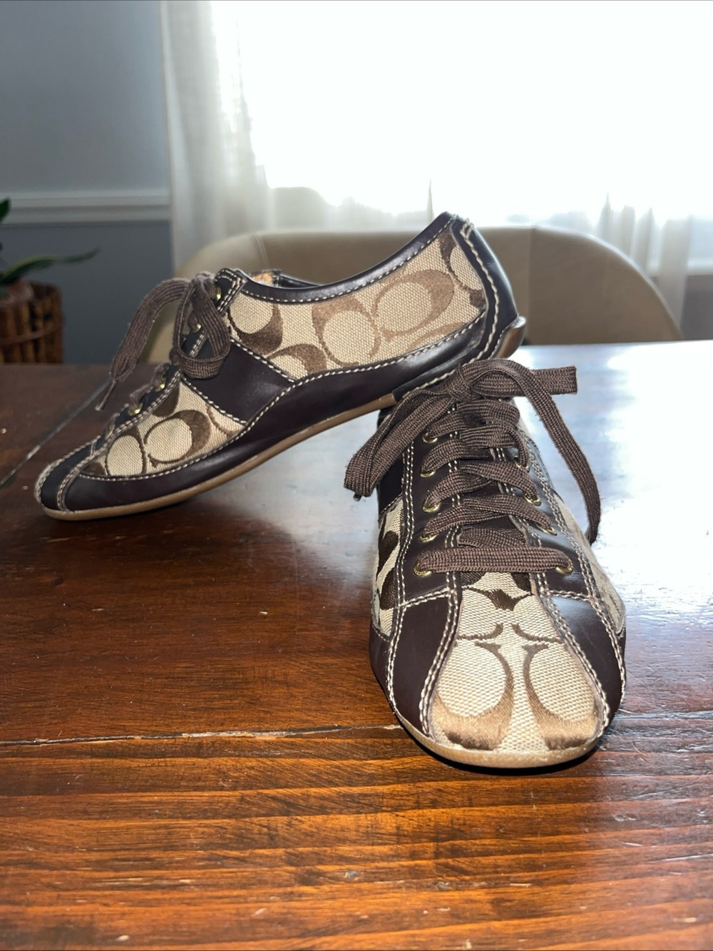 Coach Canvas Leather Trim Athletic Shoes Sz 7B Suee Style Signature C Logo Retro